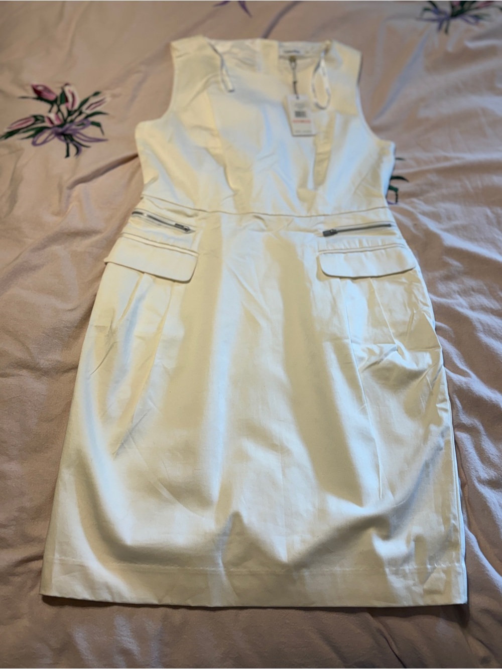 Calvin Klein Vintage Off-White Sleeveless Sheath Dress with Zip Pocket Accents - Picture 3 of 7
